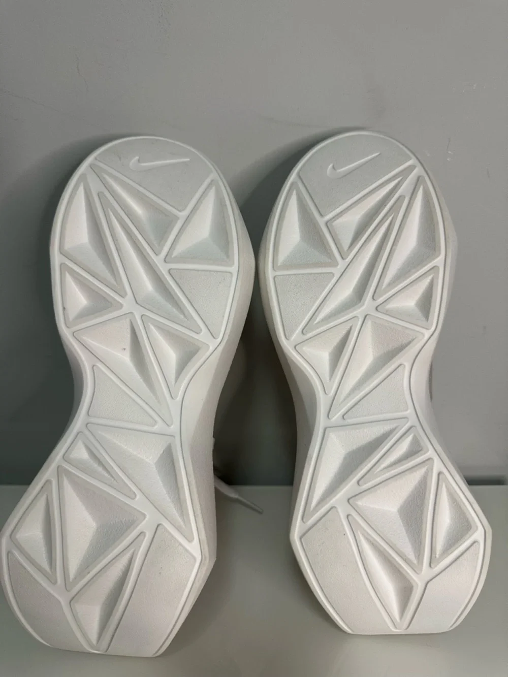 Nike Women’s White Mesh Sneakers with Coral Accents - Picture 6 of 8
